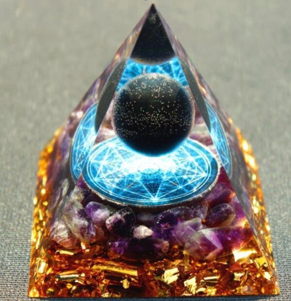 Crystal Pyramid Decoration - Image 7
